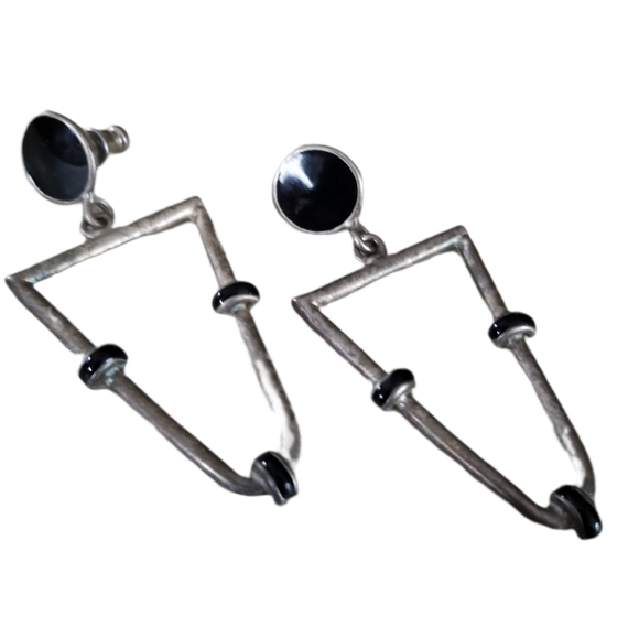 Vintage Geometric Antiqued Silver Tone Black Enamel Pierced Earrings - Picture 5 of 10